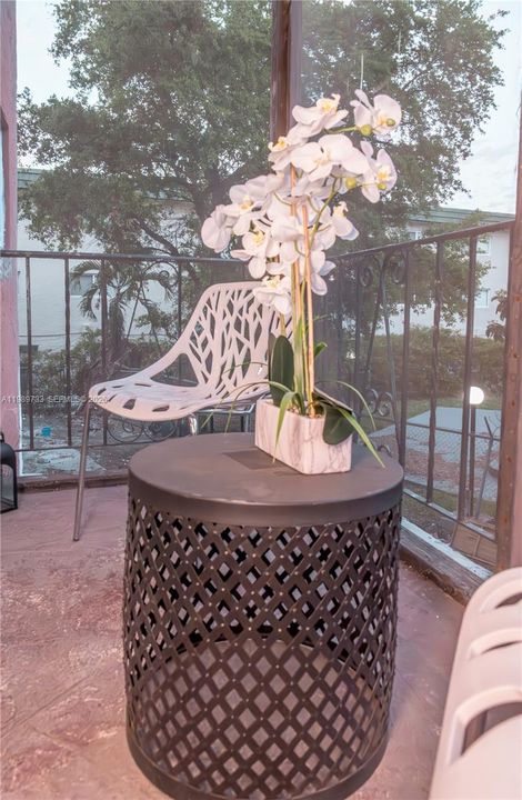 待售: $225,000 (2 贝兹, 1 浴室, 760 平方英尺)