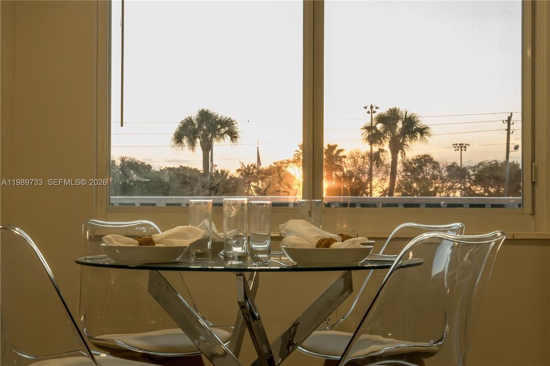 待售: $225,000 (2 贝兹, 1 浴室, 760 平方英尺)