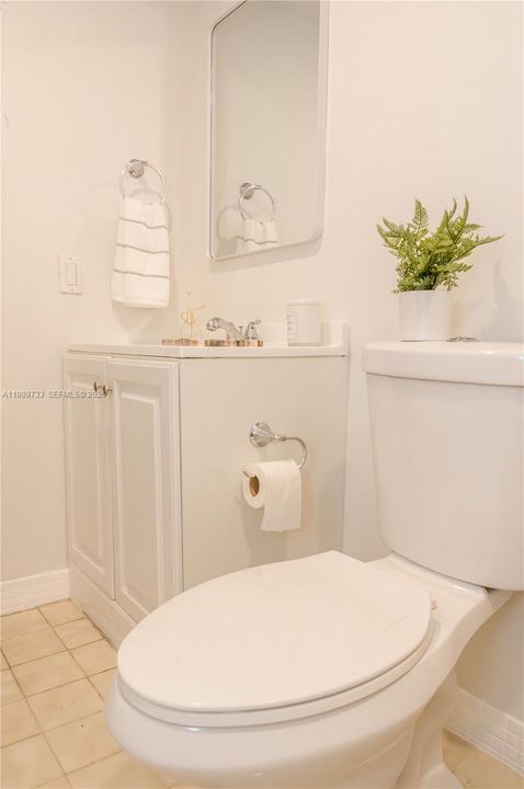 待售: $225,000 (2 贝兹, 1 浴室, 760 平方英尺)