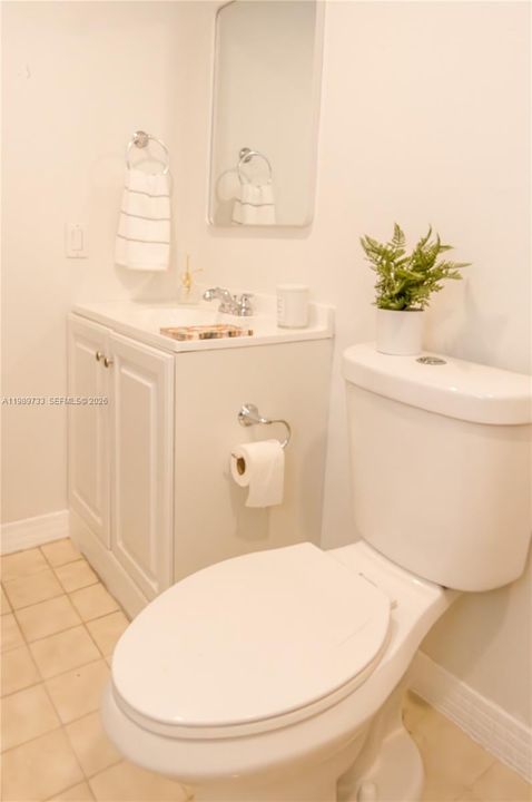 待售: $225,000 (2 贝兹, 1 浴室, 760 平方英尺)