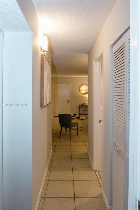 待售: $225,000 (2 贝兹, 1 浴室, 760 平方英尺)