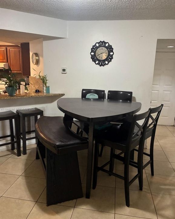 Active With Contract: $244,900 (3 beds, 2 baths, 1166 Square Feet)