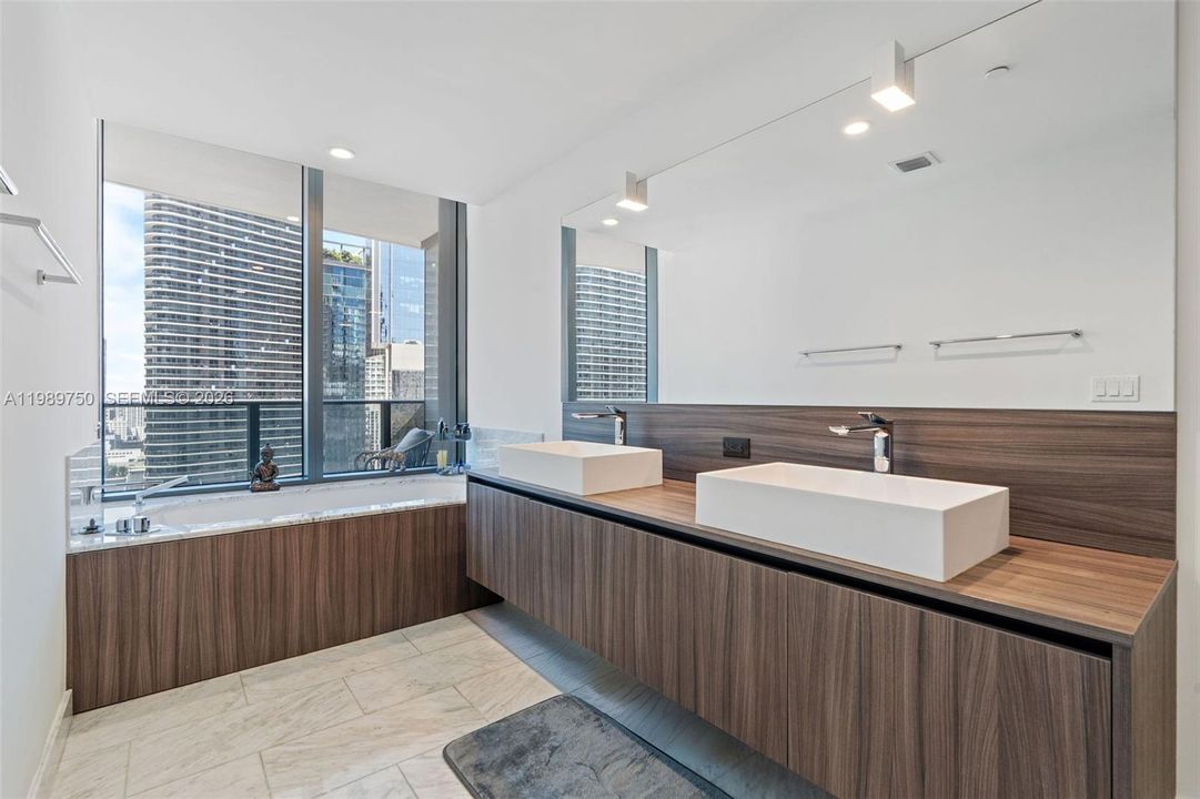 En Venta: $1,470,000 (2 camas, 2 baños, 1356 Pies cuadrados)