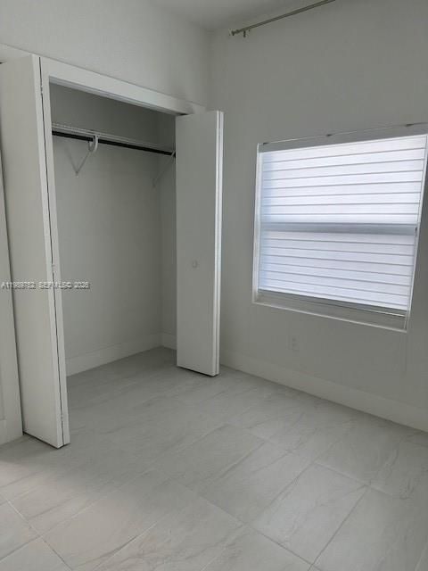 En Renta: $1,600 (5 camas, 3 baños, 3349 Pies cuadrados)