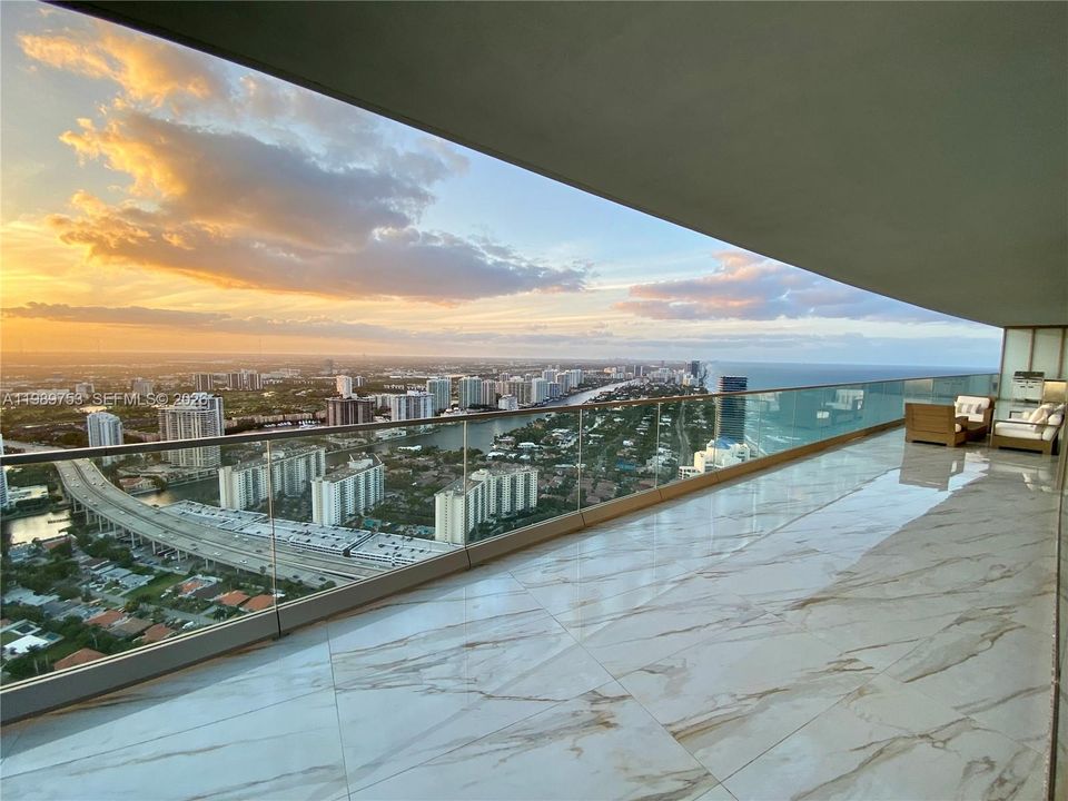 En Venta: $2,400,000 (2 camas, 2 baños, 1291 Pies cuadrados)