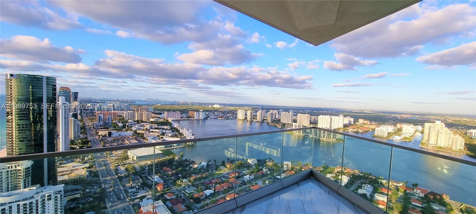 En Venta: $2,400,000 (2 camas, 2 baños, 1291 Pies cuadrados)