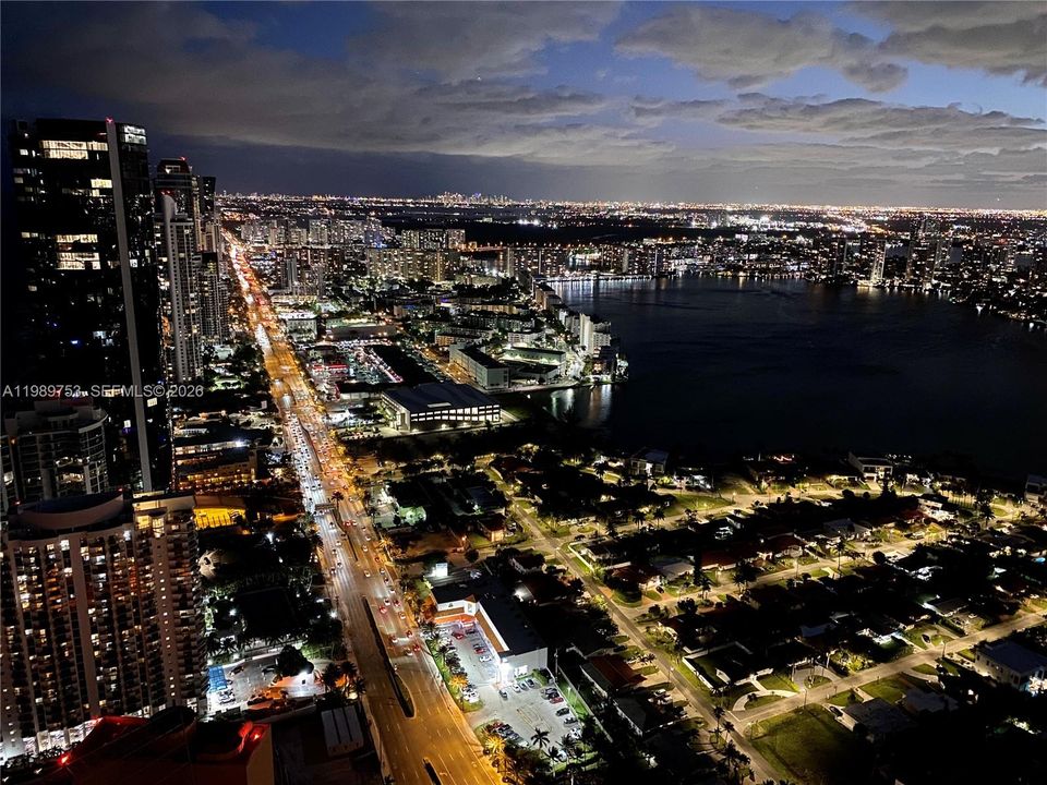 En Venta: $2,400,000 (2 camas, 2 baños, 1291 Pies cuadrados)