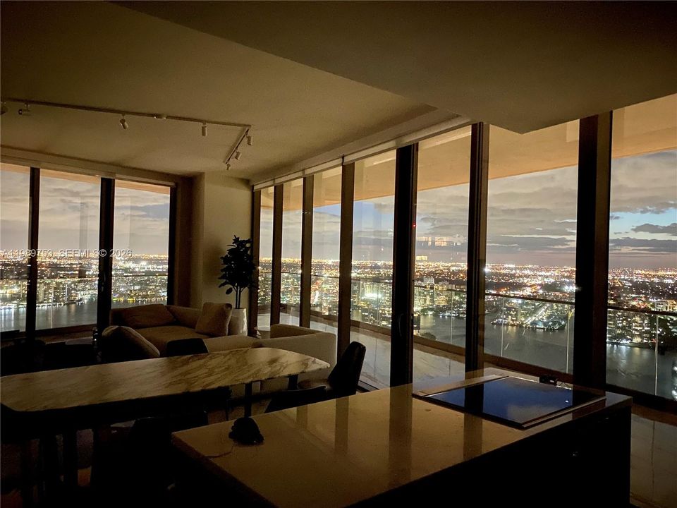 En Venta: $2,400,000 (2 camas, 2 baños, 1291 Pies cuadrados)