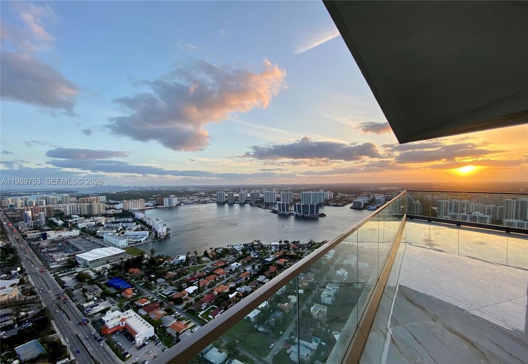 En Venta: $2,400,000 (2 camas, 2 baños, 1291 Pies cuadrados)