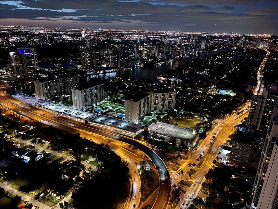 En Venta: $2,400,000 (2 camas, 2 baños, 1291 Pies cuadrados)