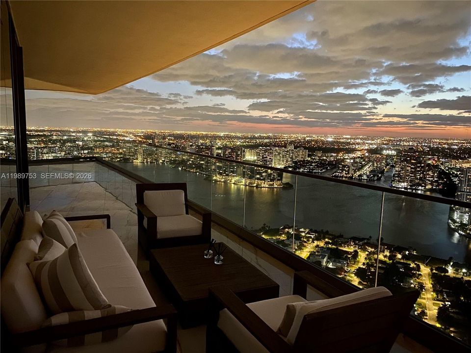 En Venta: $2,400,000 (2 camas, 2 baños, 1291 Pies cuadrados)
