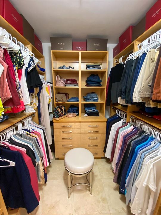 Activo con contrato: $8,500 (3 camas, 2 baños, 1700 Pies cuadrados)