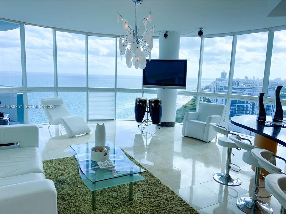 Activo con contrato: $8,500 (3 camas, 2 baños, 1700 Pies cuadrados)