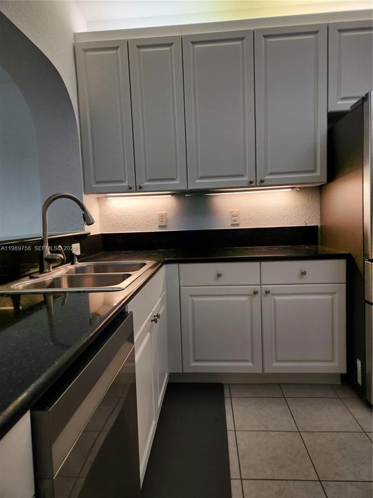 En Venta: $470,000 (3 camas, 2 baños, 1710 Pies cuadrados)