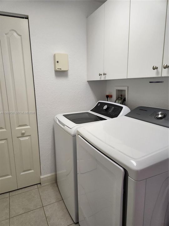 En Venta: $470,000 (3 camas, 2 baños, 1710 Pies cuadrados)