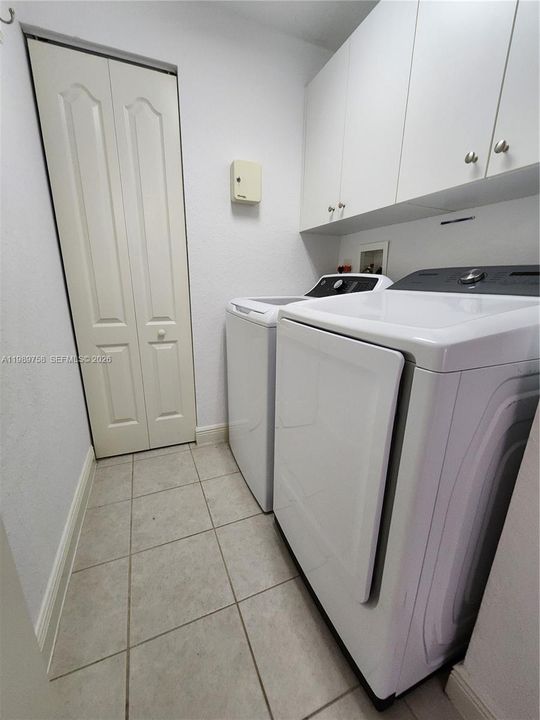En Venta: $470,000 (3 camas, 2 baños, 1710 Pies cuadrados)