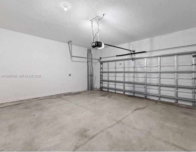 На продажу: $380,900 (4 спален, 2 ванн, 1867 Квадратных фут)
