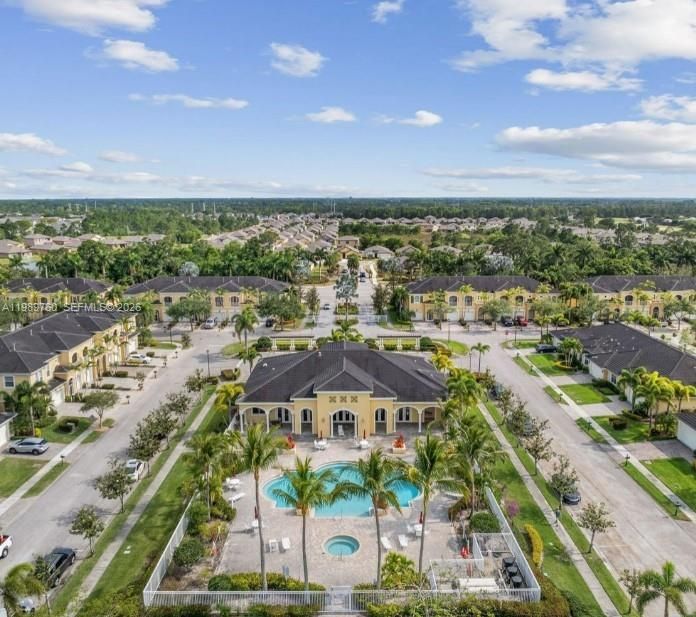 На продажу: $380,900 (4 спален, 2 ванн, 1867 Квадратных фут)