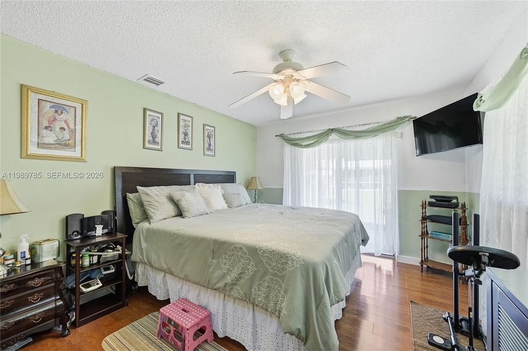 En Venta: $199,000 (2 camas, 2 baños, 1114 Pies cuadrados)