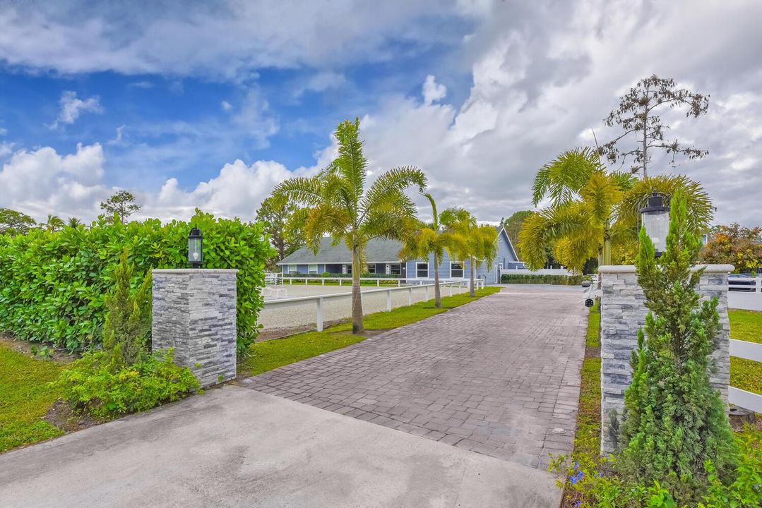 1401 Pelham Rd Wellington FL-large-002-0
