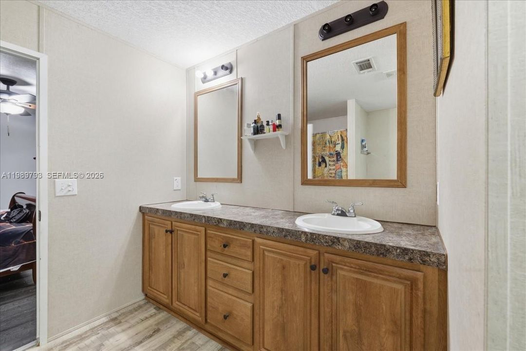 En Venta: $289,000 (3 camas, 2 baños, 0 Pies cuadrados)