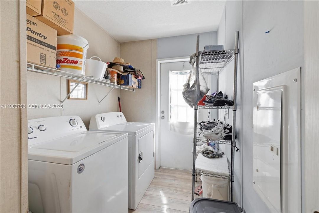En Venta: $289,000 (3 camas, 2 baños, 0 Pies cuadrados)