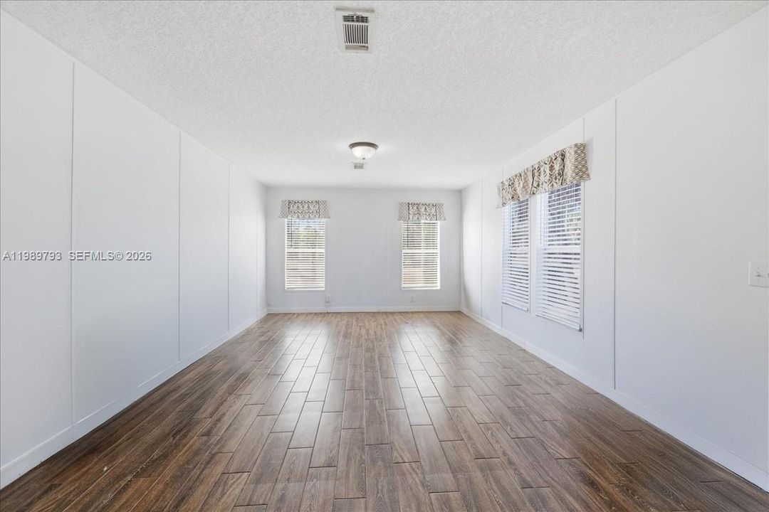 En Venta: $289,000 (3 camas, 2 baños, 0 Pies cuadrados)
