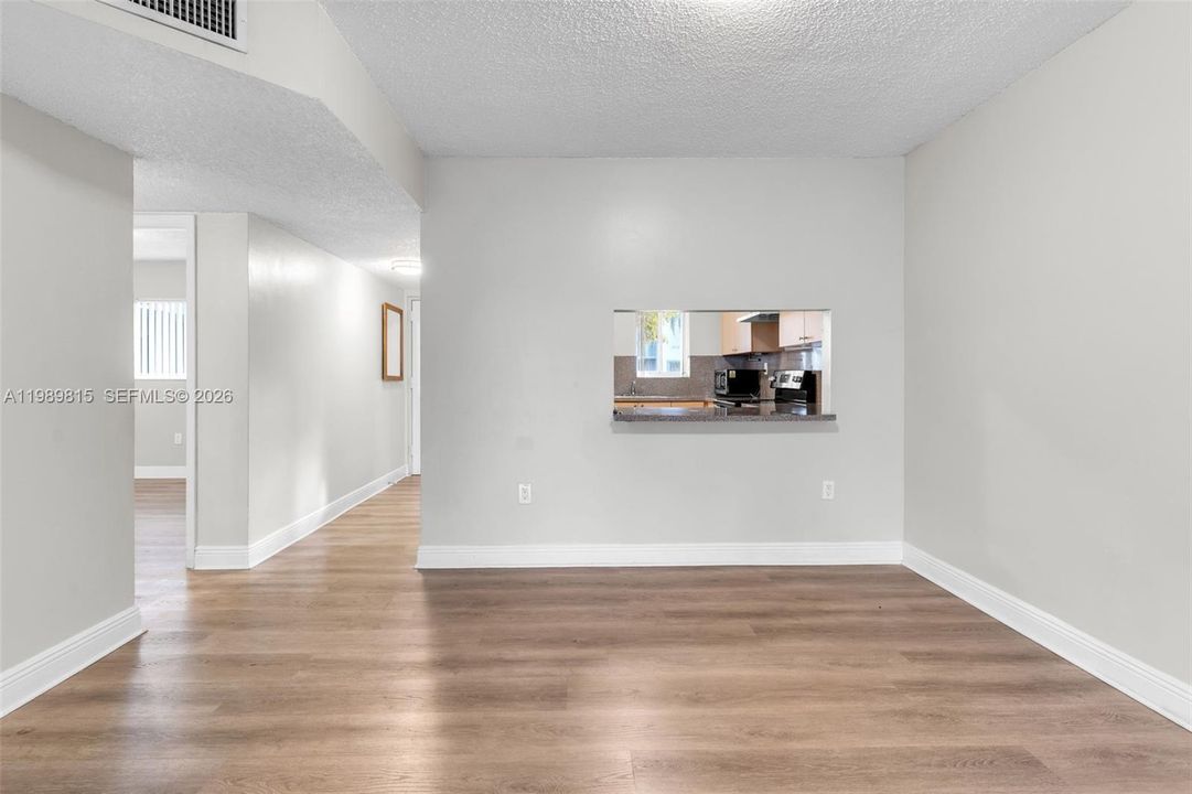 Activo con contrato: $2,200 (2 camas, 1 baños, 985 Pies cuadrados)