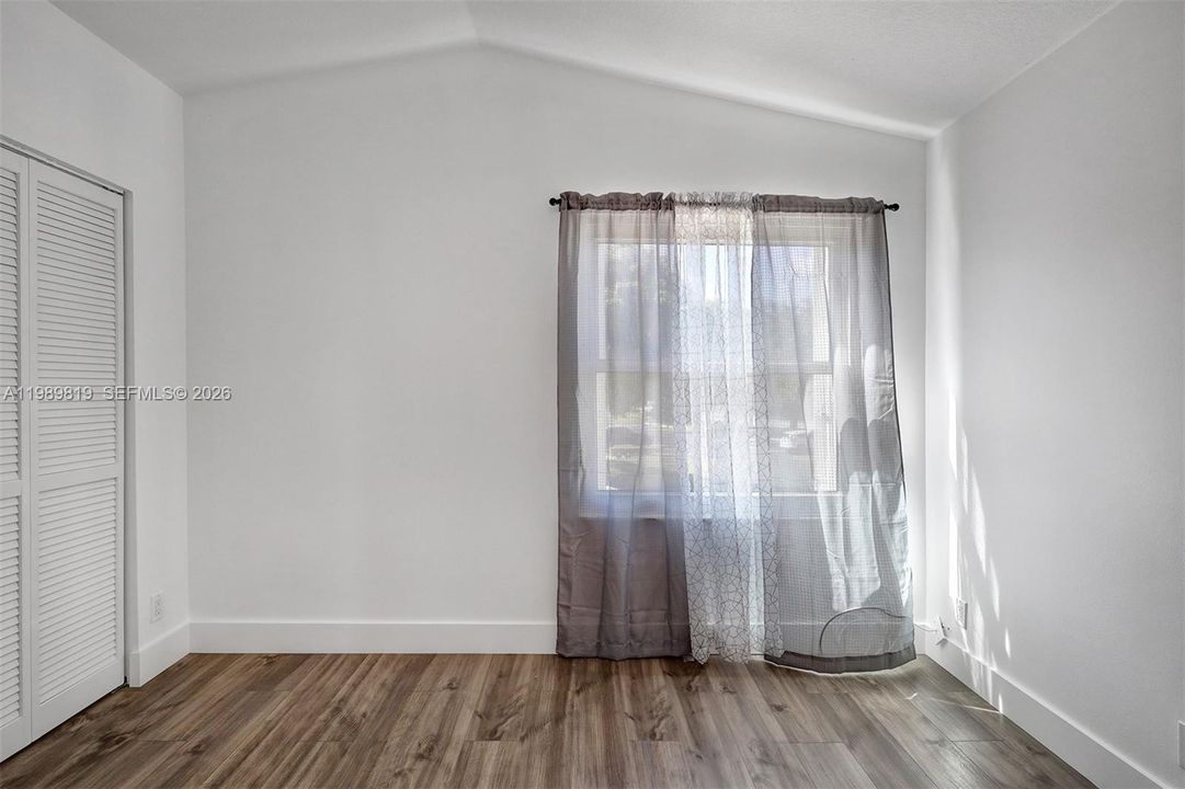 Active With Contract: $555,000 (4 beds, 2 baths, 2220 Square Feet)
