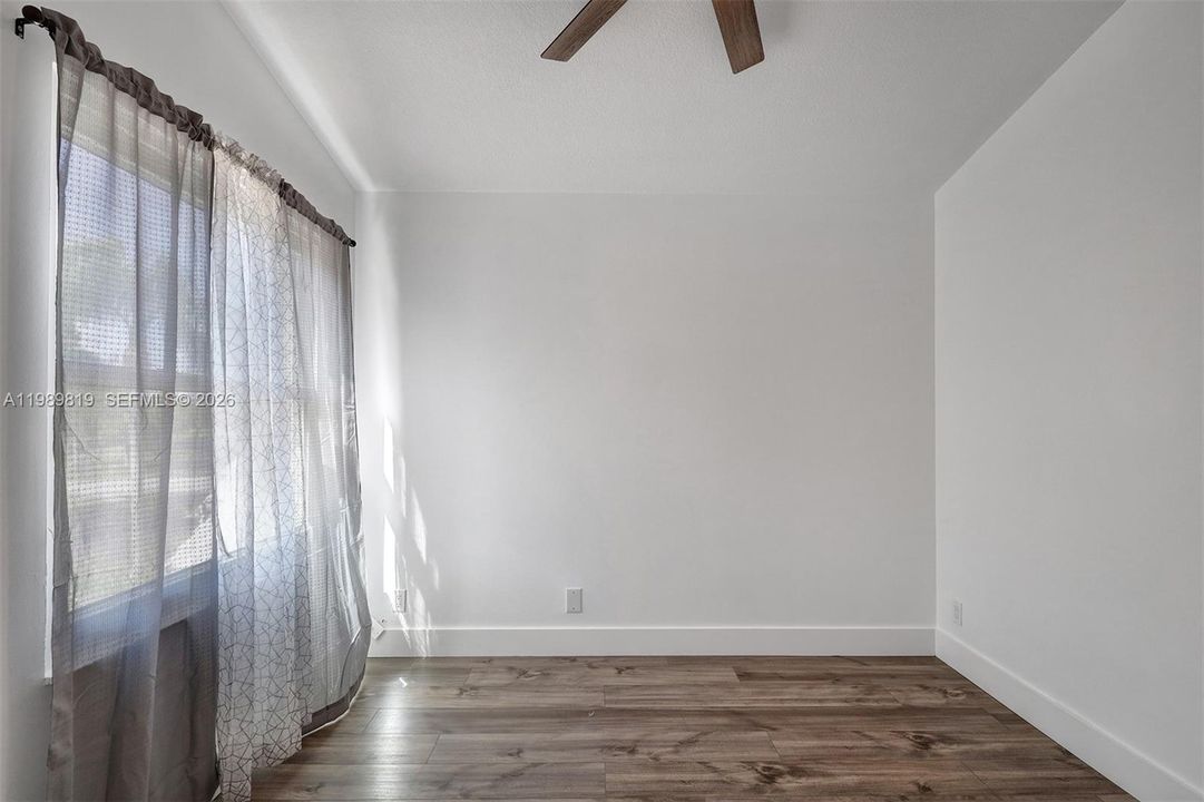 Active With Contract: $555,000 (4 beds, 2 baths, 2220 Square Feet)