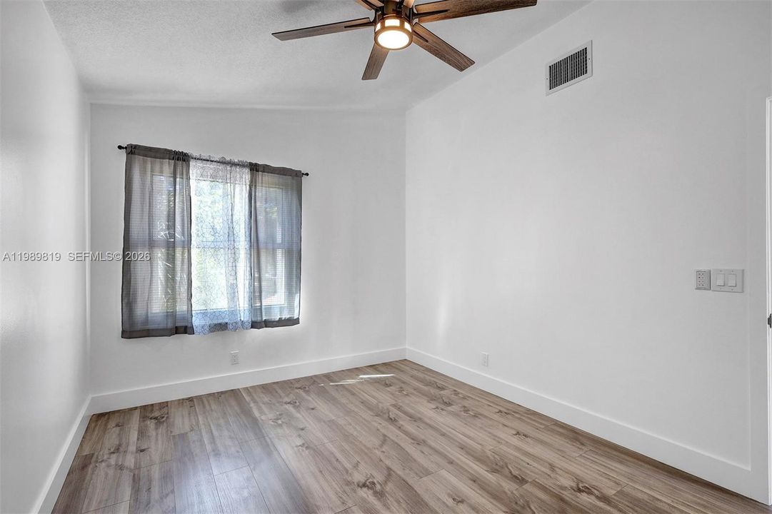Active With Contract: $555,000 (4 beds, 2 baths, 2220 Square Feet)
