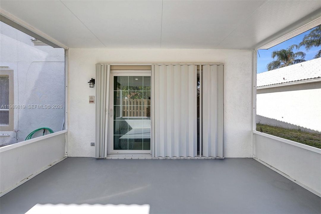 Active With Contract: $555,000 (4 beds, 2 baths, 2220 Square Feet)