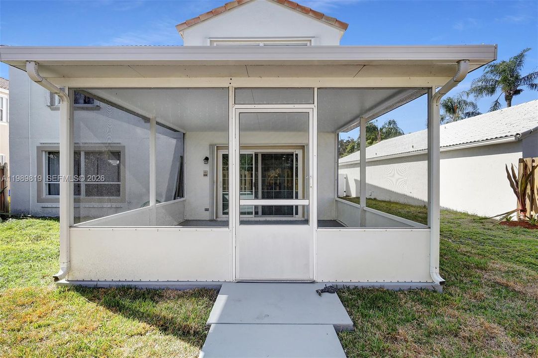 Active With Contract: $555,000 (4 beds, 2 baths, 2220 Square Feet)