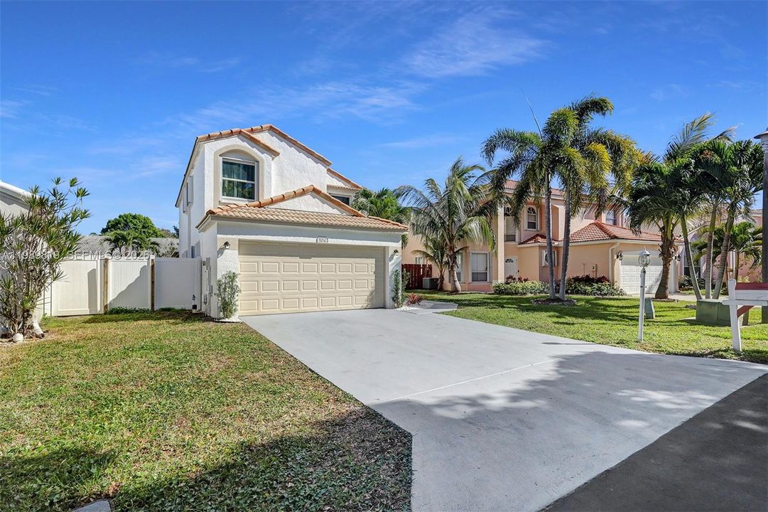 Active With Contract: $555,000 (4 beds, 2 baths, 2220 Square Feet)