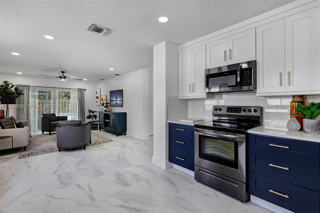 Active With Contract: $555,000 (4 beds, 2 baths, 2220 Square Feet)