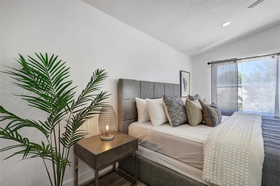 Active With Contract: $555,000 (4 beds, 2 baths, 2220 Square Feet)