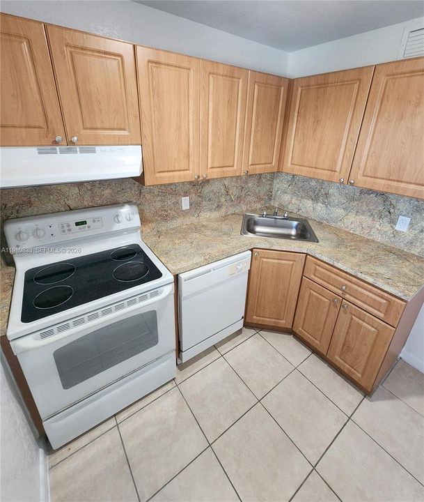 Active With Contract: $1,800 (2 beds, 1 baths, 434568 Square Feet)