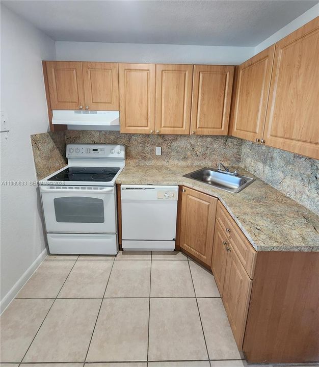 Active With Contract: $1,800 (2 beds, 1 baths, 434568 Square Feet)