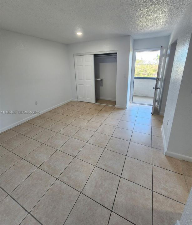 Active With Contract: $1,800 (2 beds, 1 baths, 434568 Square Feet)