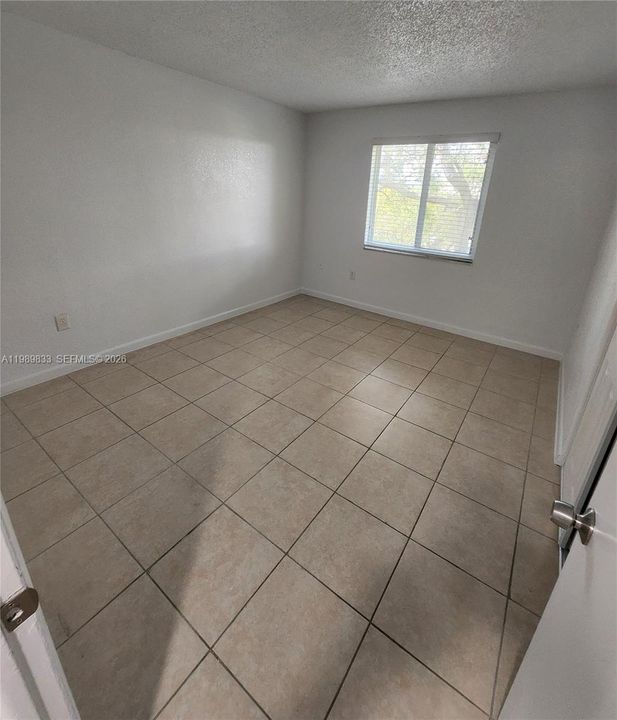 Active With Contract: $1,800 (2 beds, 1 baths, 434568 Square Feet)
