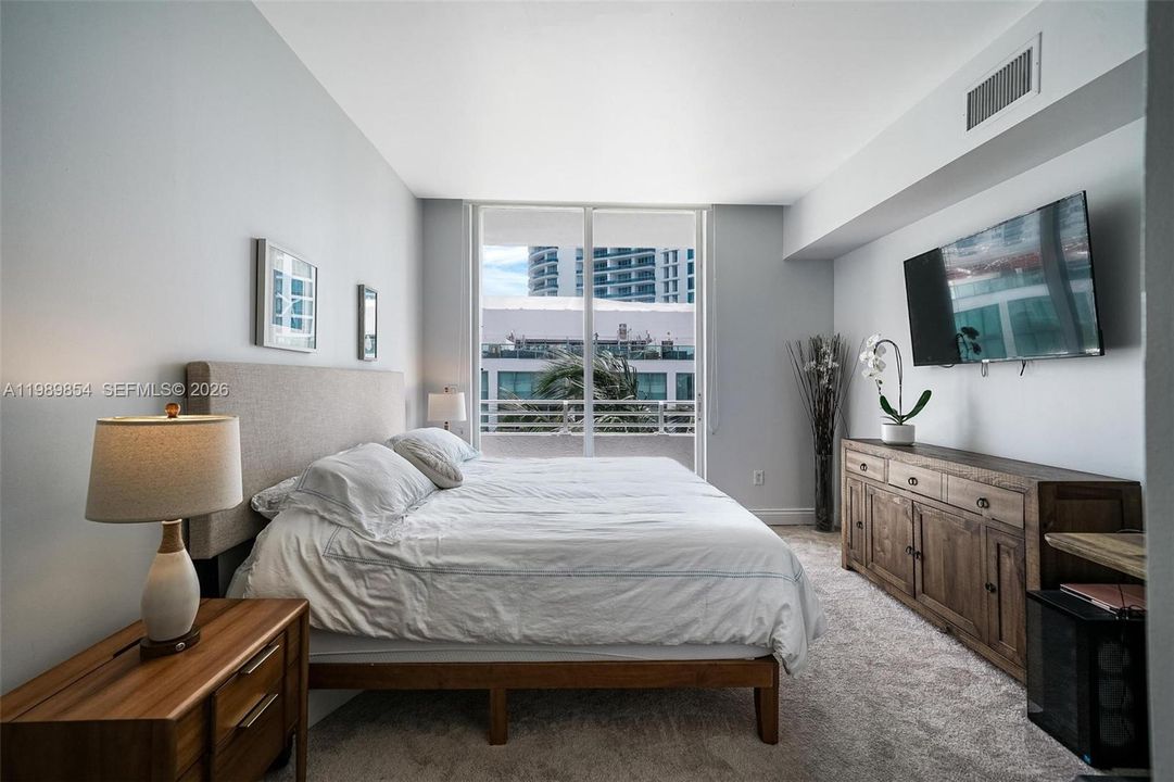 Vendido Recientemente: $799,000 (2 camas, 2 baños, 1270 Pies cuadrados)