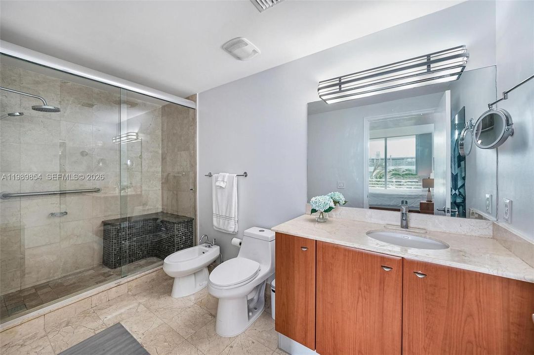 Vendido Recientemente: $799,000 (2 camas, 2 baños, 1270 Pies cuadrados)