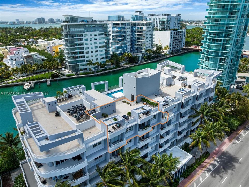 Vendido Recientemente: $799,000 (2 camas, 2 baños, 1270 Pies cuadrados)