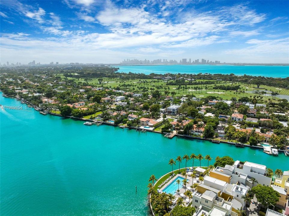Vendido Recientemente: $799,000 (2 camas, 2 baños, 1270 Pies cuadrados)