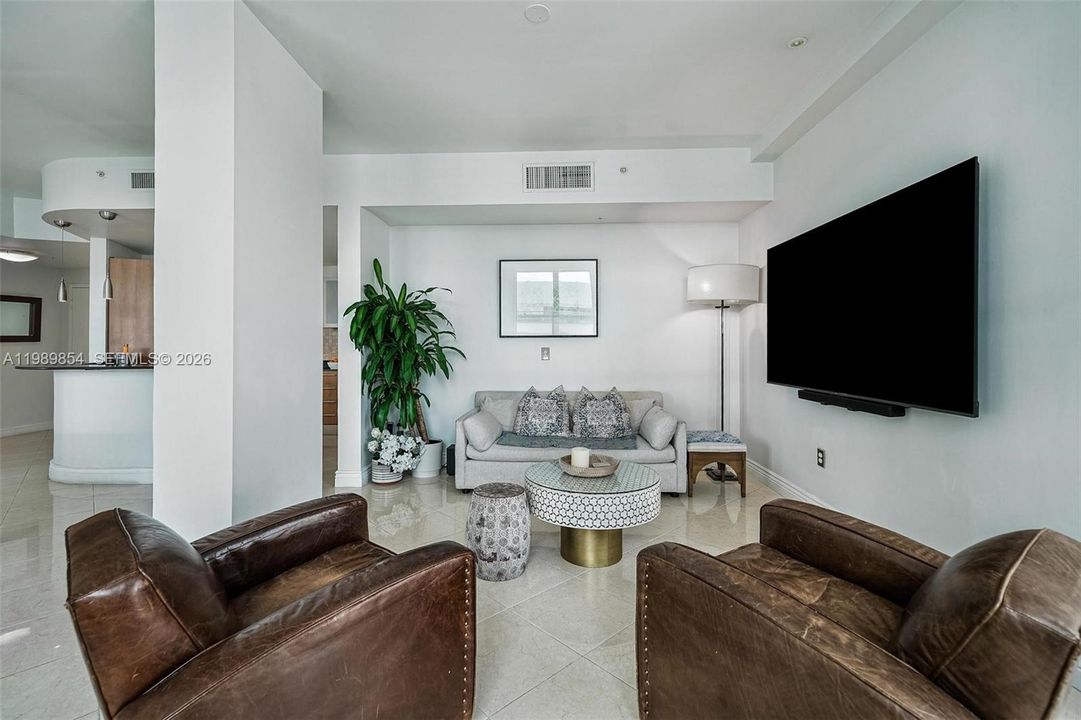 Vendido Recientemente: $799,000 (2 camas, 2 baños, 1270 Pies cuadrados)