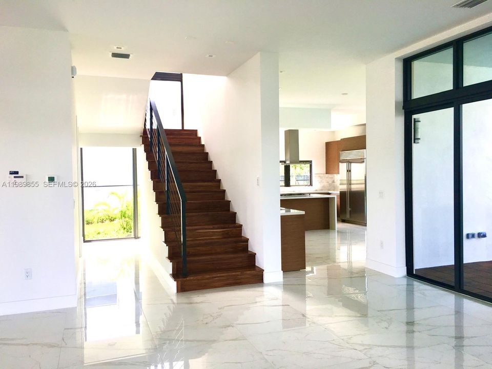For Rent: $17,500 (5 beds, 6 baths, 4301 Square Feet)
