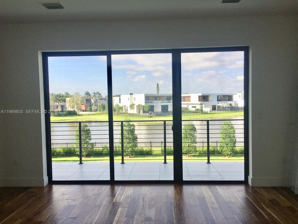 For Rent: $17,500 (5 beds, 6 baths, 4301 Square Feet)
