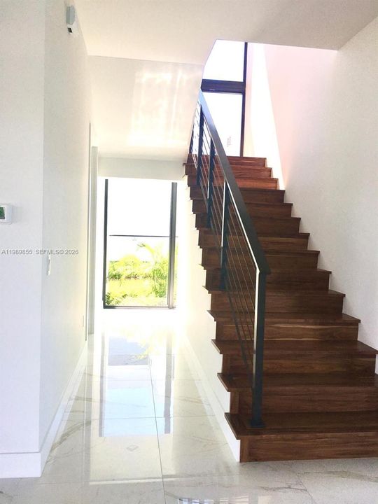 For Rent: $17,500 (5 beds, 6 baths, 4301 Square Feet)