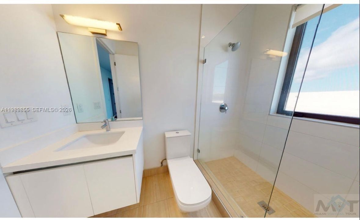 For Rent: $17,500 (5 beds, 6 baths, 4301 Square Feet)