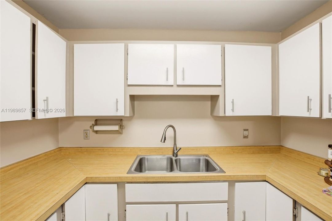 Недавно продано: $395,000 (2 спален, 2 ванн, 1105 Квадратных фут)